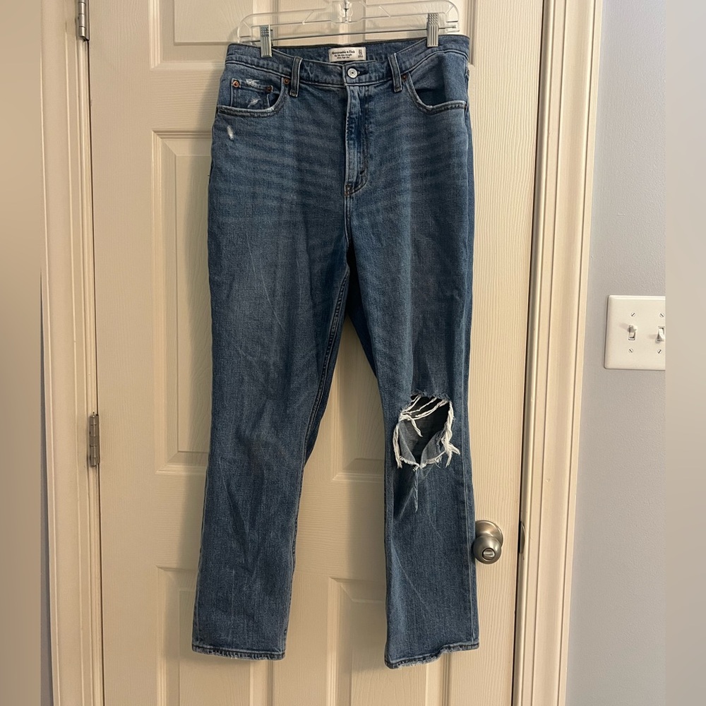 Abercrombie jeans~curve love ultra high rise 90s slim straight~size 12S (short)